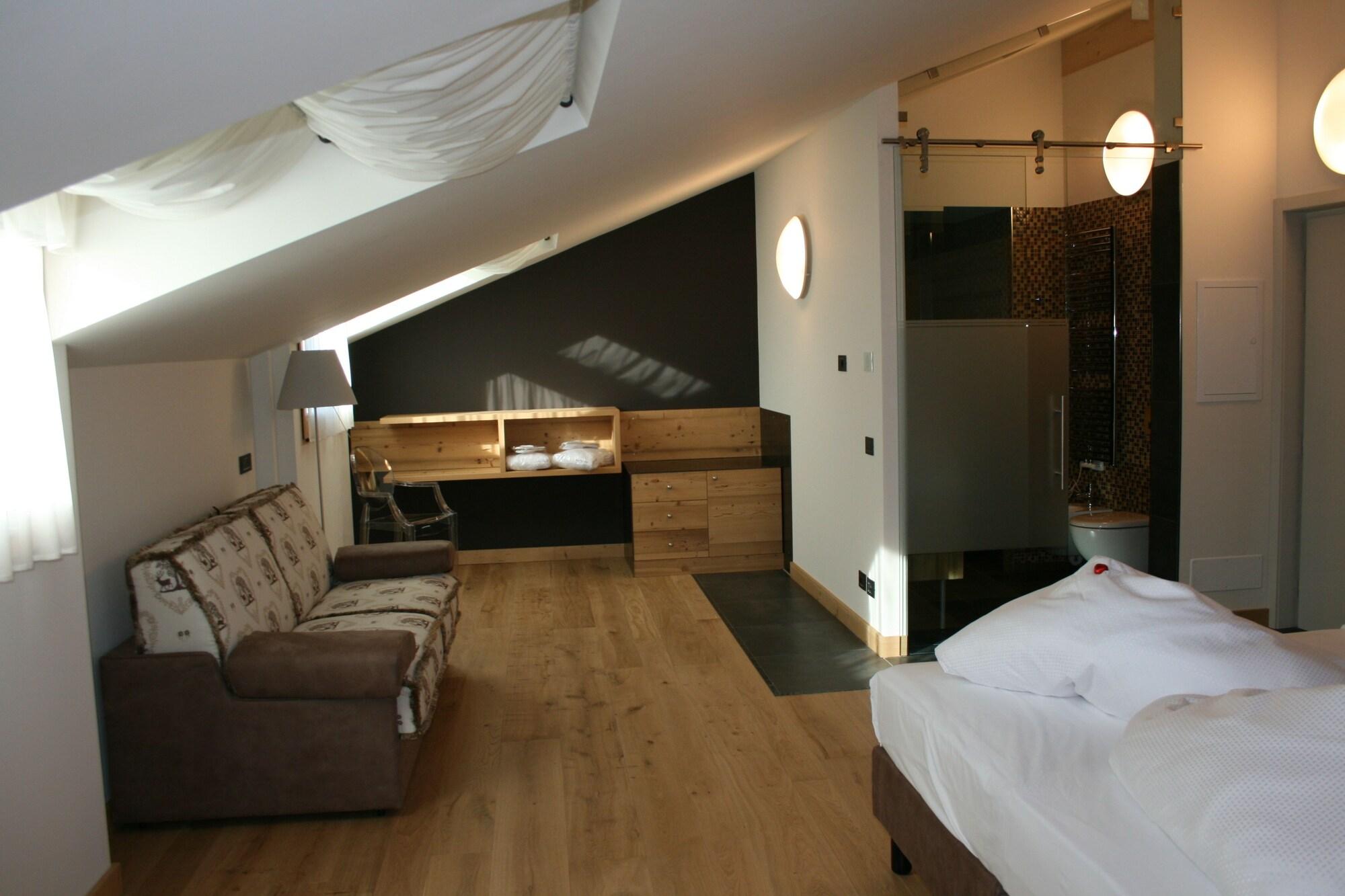 Hotel Orso Grigio Cavalese Esterno foto