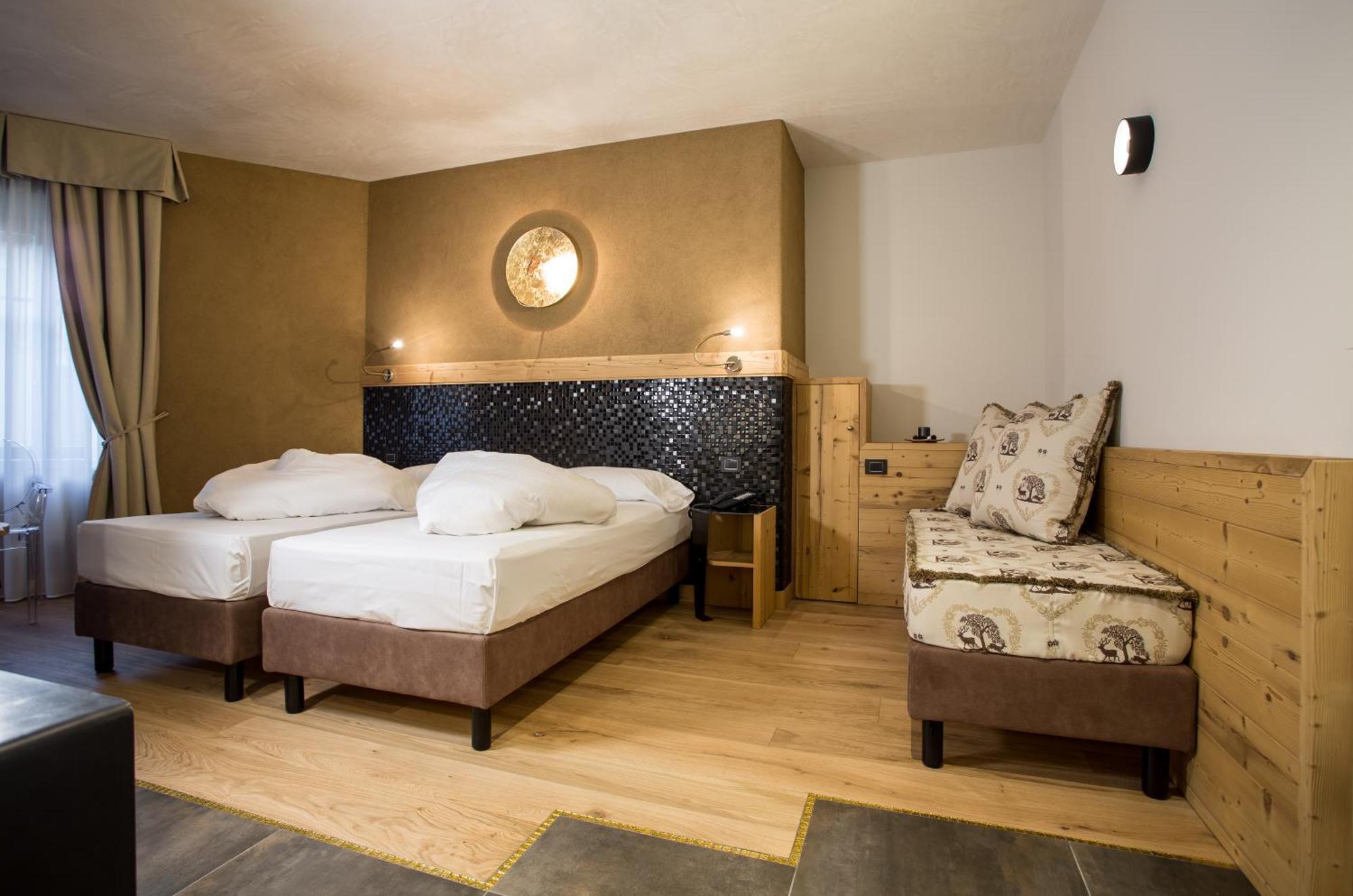 Hotel Orso Grigio Cavalese Esterno foto