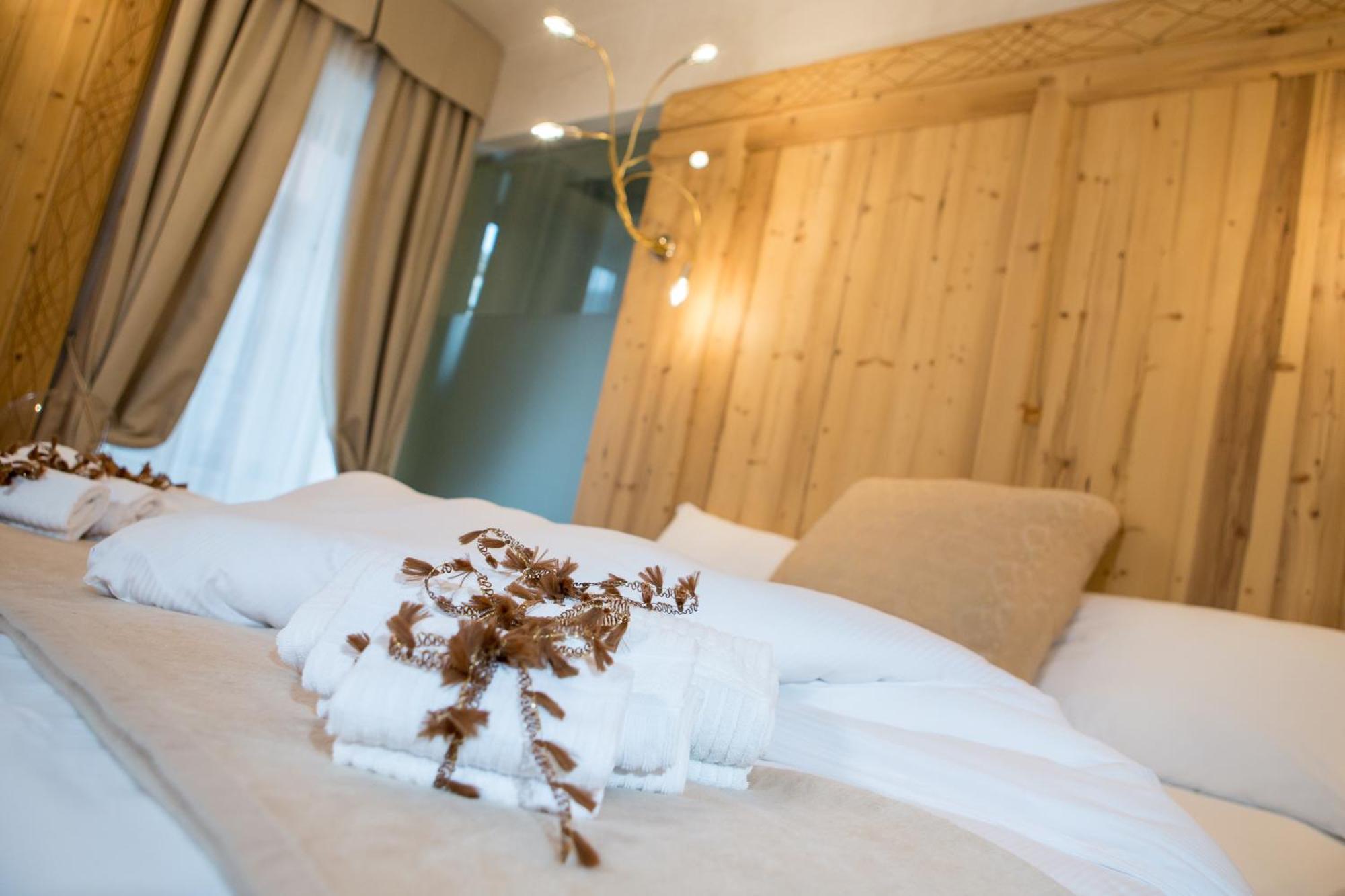 Hotel Orso Grigio Cavalese Esterno foto