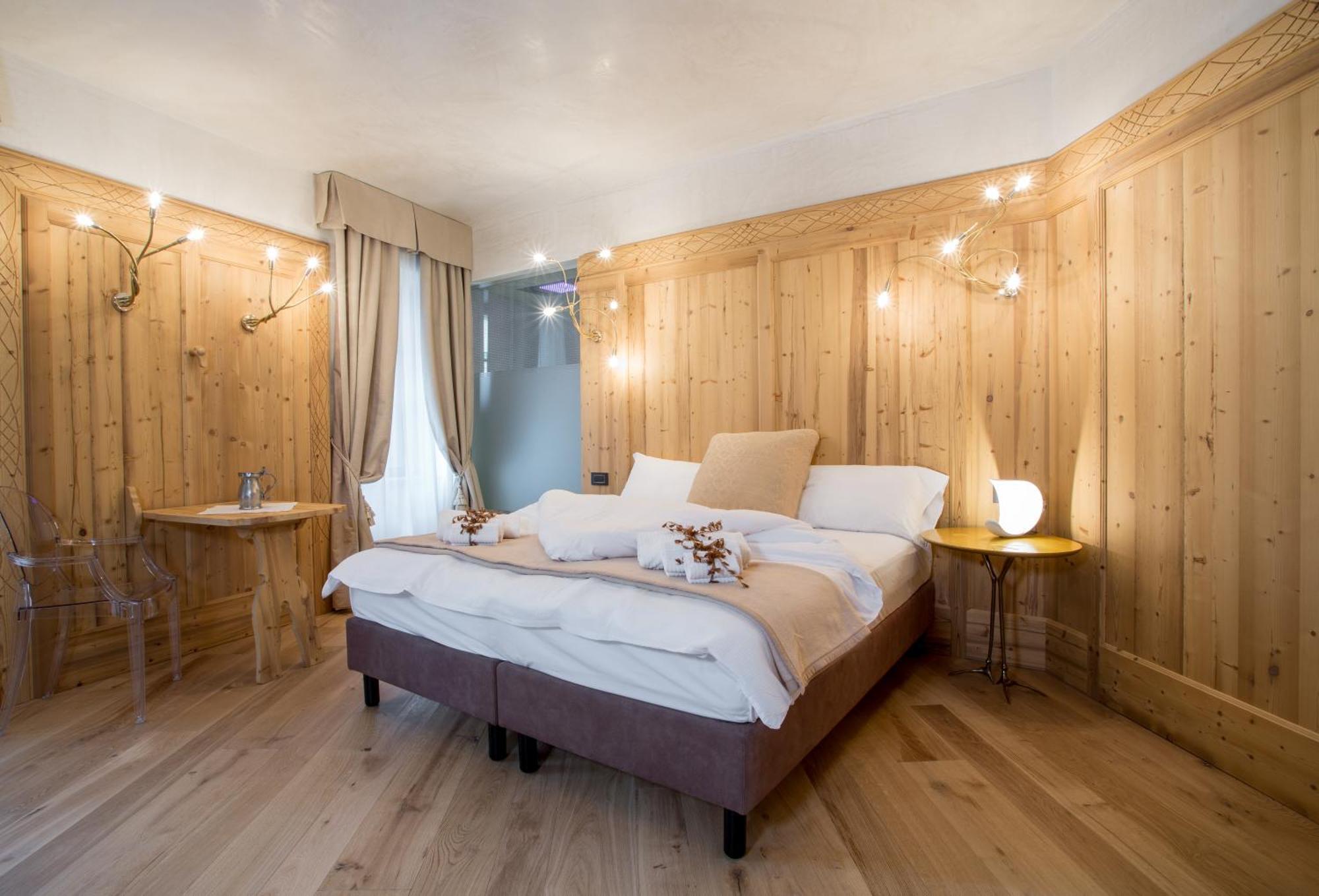 Hotel Orso Grigio Cavalese Esterno foto