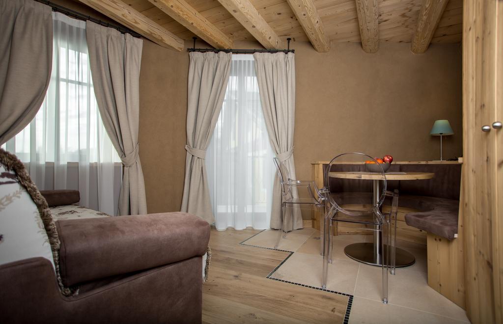Hotel Orso Grigio Cavalese Esterno foto